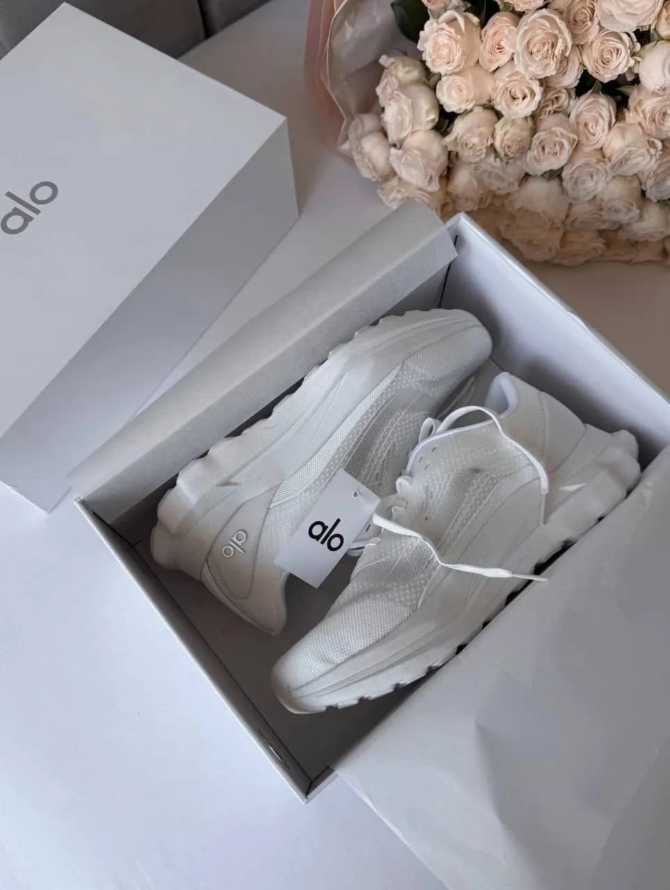 Alo Runner All White