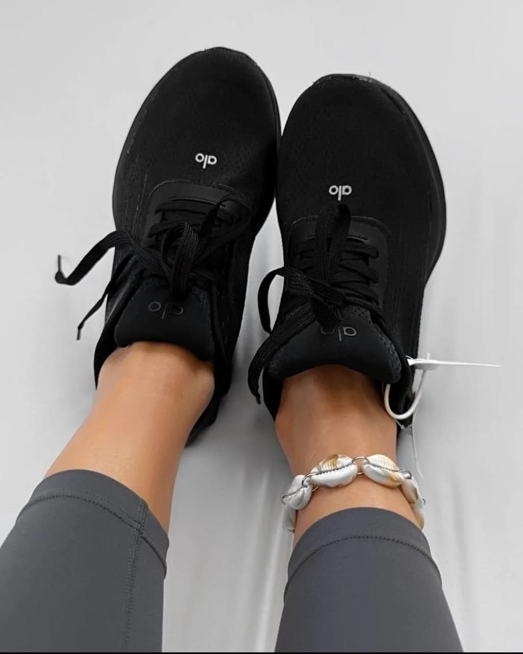 Alo Runner All Black